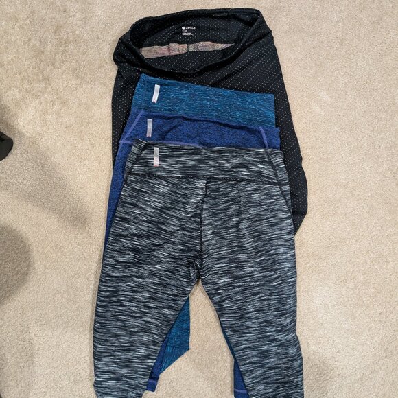4x leggings/capris, S, 2 black/2 blue - Picture 2 of 3